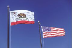 美 캘리포니아 ‘성정체성 비공개’ 법 위헌… 60억 원 배상 명령