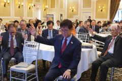 “정치인이 아닌 ‘하나님의 사람’으로”… 샘신 목사, 美 상원 의원 도전