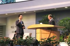 “무효된 위임으로 20년 못채워”… 오정현 목사 원로 추대 논란