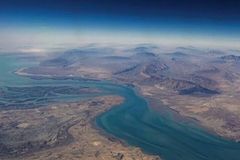 호르무즈 해협 봉쇄 현실화…미국 이란 충돌 속 통항 중단·유조선 670척 발 묶여