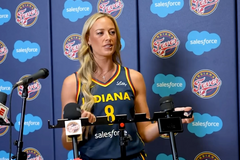 WNBA 소피 커닝햄, 재계약 후 다시 세례… “성인으로 믿음 새롭게 결단”