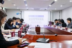 입양 제도 개선 위한 민관 협의체 출범…공적 체계 정비 나서