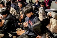10대 83% “종교 없다”… 믿는 종교 중엔 개신교 비율 가장 높아