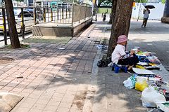 [독자투고] 폭염 속 90세 노점 할머니 “나중에 물건 사드릴게요”