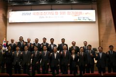 여야 기독 국회의원들, 정기국회 개원 맞아 함께 예배