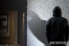 흉기 들고 일면식 없는 시민 폭행한 40대 집유