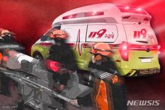 파주 자유로 덮친 1t 트럭…작업자 1명 사망