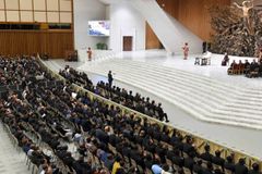 Pope Francis warns seminarians that the vice of pornography ‘weakens the soul’