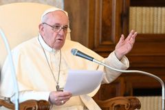 Pope Francis’ Lenten message: Addiction to digital media can hurt human relationships
