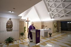 At Advent, make peace, not war, pope says at morning Mass