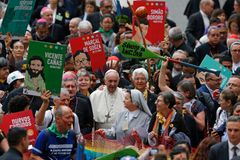 Synod is a time to listen, discern, not despise, pope says