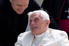 Lubusang paggaling ni Pope Benedict XVI, dalangin ni Cardinal Advincula