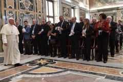 On the fly: Airport chaplains have special ministry, pope says