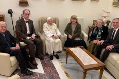 Benedict XVI meets with recipients of the Ratzinger Prize