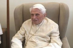 Archbishop Gänswein: Benedict XVI’s ‘illness is subsiding’