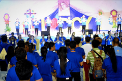 Youth urged: ‘Take pride in your faith’