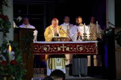 Cardinal Parolin in Lebanon: The Church, Pope Francis are with you after Beirut explosion