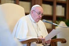 Pope Francis institutes new ministry of catechist