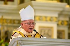 Bishop to youth: Use energy for the service of God