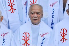 Philippines’ oldest bishop, first bishop of Catarman, dies at 93