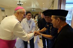 Pursue the common good, Cardinal tells diplomats, religious leaders