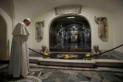 Pope Francis prays for deceased popes on All Souls’ Day