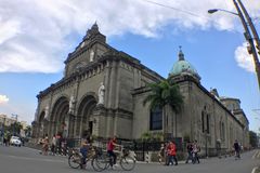 Manila Cathedral reopens after coronavirus closure