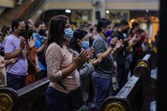 Filipinos approve of voluntary wearing of face masks