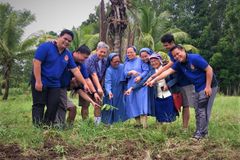 Kidapawan clergy mark ‘Year of Clergy’ with tree-planting