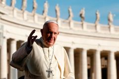 In the end, everyone faces God with ’empty hands,’ pope says