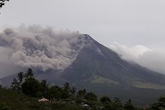 Bishop on Mayon eruption: ‘Pray it doesn’t worsen’