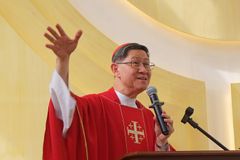 Don’t delay kindness, says Cardinal Tagle