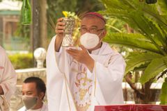 Bishop Alminaza contracts Covid-19 anew