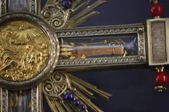 Pope Francis donates relic of the true cross for King Charles’ coronation