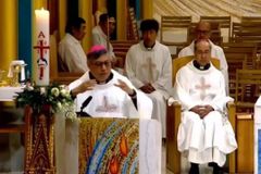 Hong Kong Catholic bishop invites prelate of Beijing for a visit