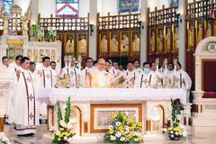 Bishop Bendico bids Baguio faithful farewell