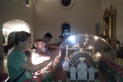 St. Thérèse visits ‘Yolanda’ survivors