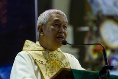 Palawan bishop urges gov’t to set aside ‘dole-out mentality’