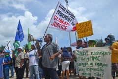 Protests erupt over Manicani mining permit renewal