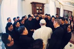 Pope’s humility astounds Pinoy priests