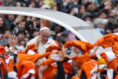 People have right to receive God’s word, so preach it well, pope says