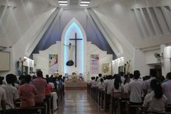 ‘Grateful’ Zambaleños reunite with Columban priests