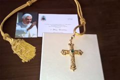 Pectoral cross of Benedict XVI stolen from Bavarian church