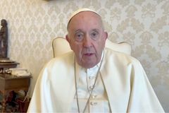 Pope Francis sends heartfelt message to 17-year-old girl suffering from serious illness