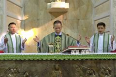Manila archbishop admits ‘dark and wide gap’ between Church, poor