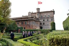 Pope Francis replaces Order of Malta governing body, high offices