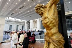 Pope Francis’ prayer advice: Just be with Jesus ‘without ulterior motives’