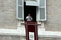 Pope Francis warns against ‘false wisdom’ that distracts from God