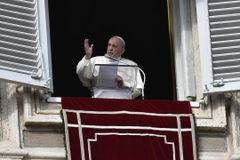 Pope Francis: Stretch out your hand to the poor