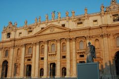 Churches in Rome can reopen for private prayer